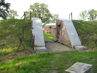 Fort Borek : Twierdza Przemyl ;fot. przwodnik Maria Tercha 